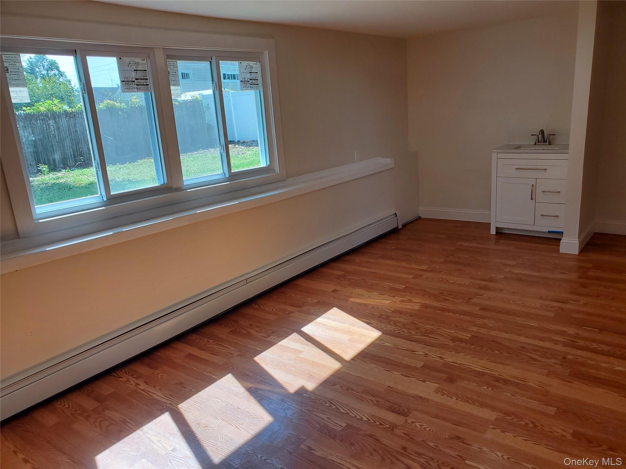 31 W Marine Avenue, Lindenhurst, NY 11757