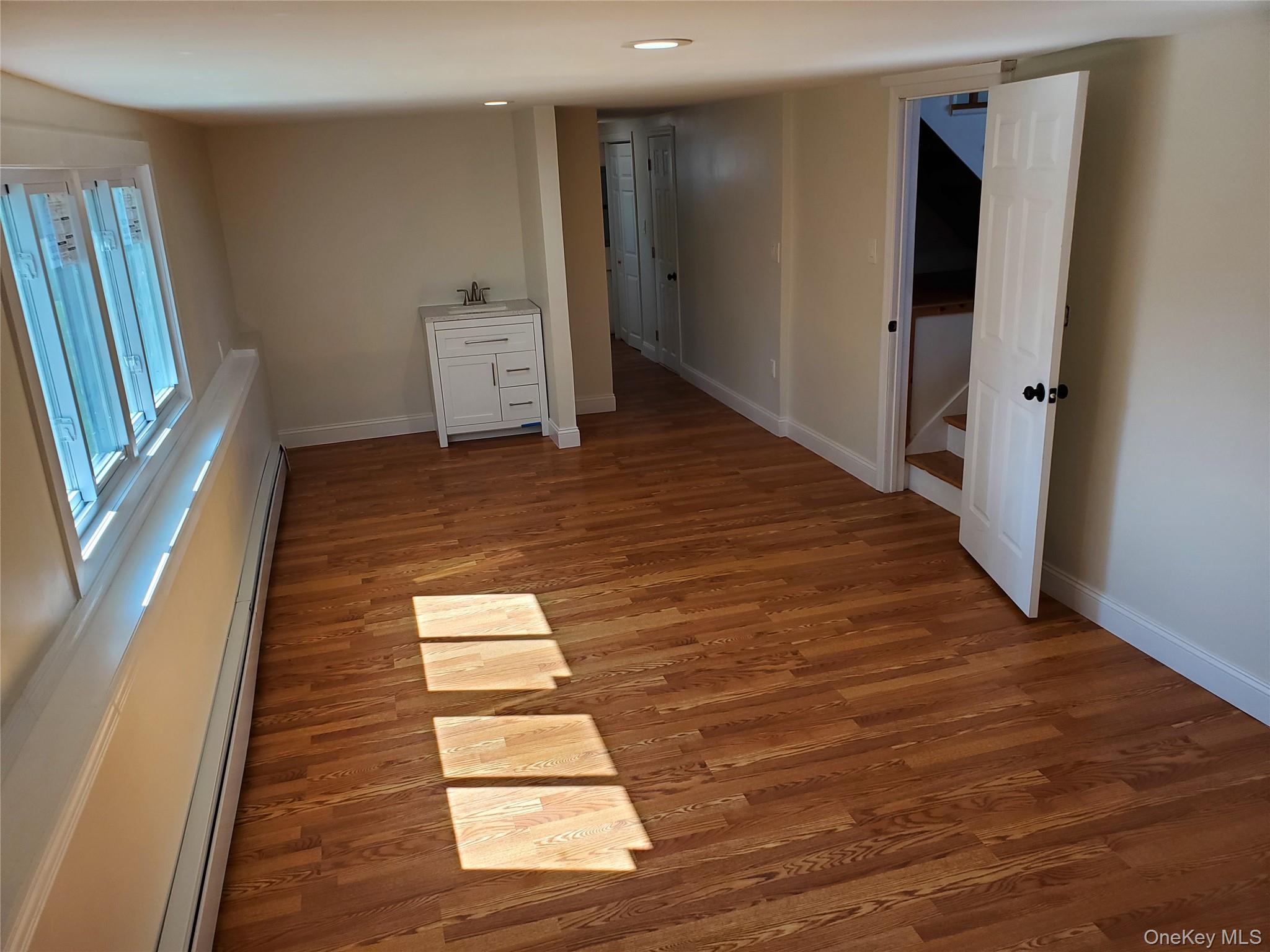 31 W Marine Avenue, Lindenhurst, NY 11757