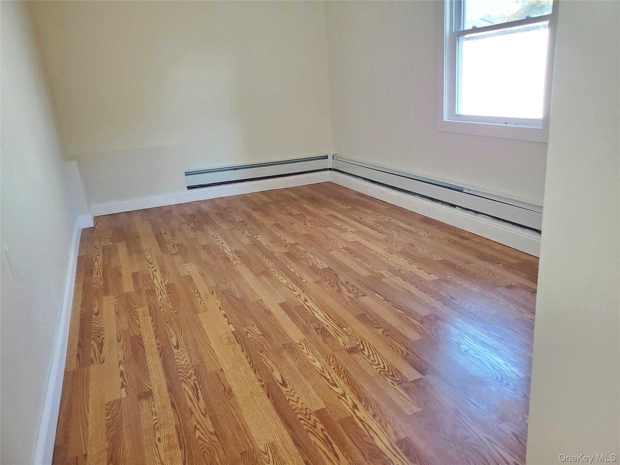 31 W Marine Avenue, Lindenhurst, NY 11757