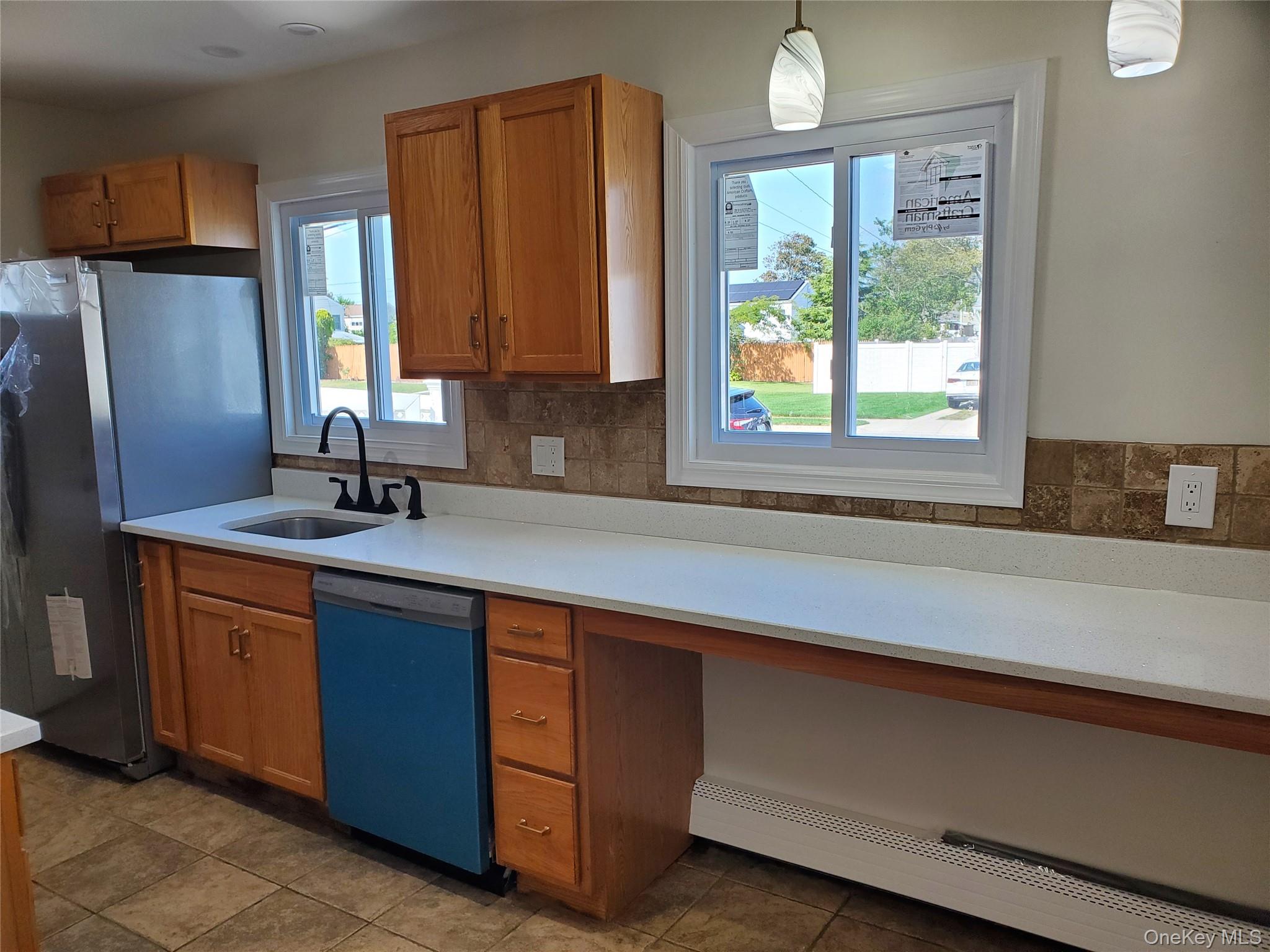 31 W Marine Avenue, Lindenhurst, NY 11757