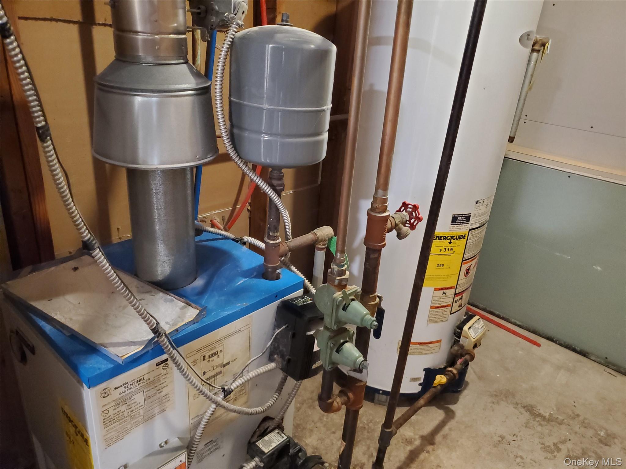 31 W Marine Avenue, Lindenhurst, NY 11757