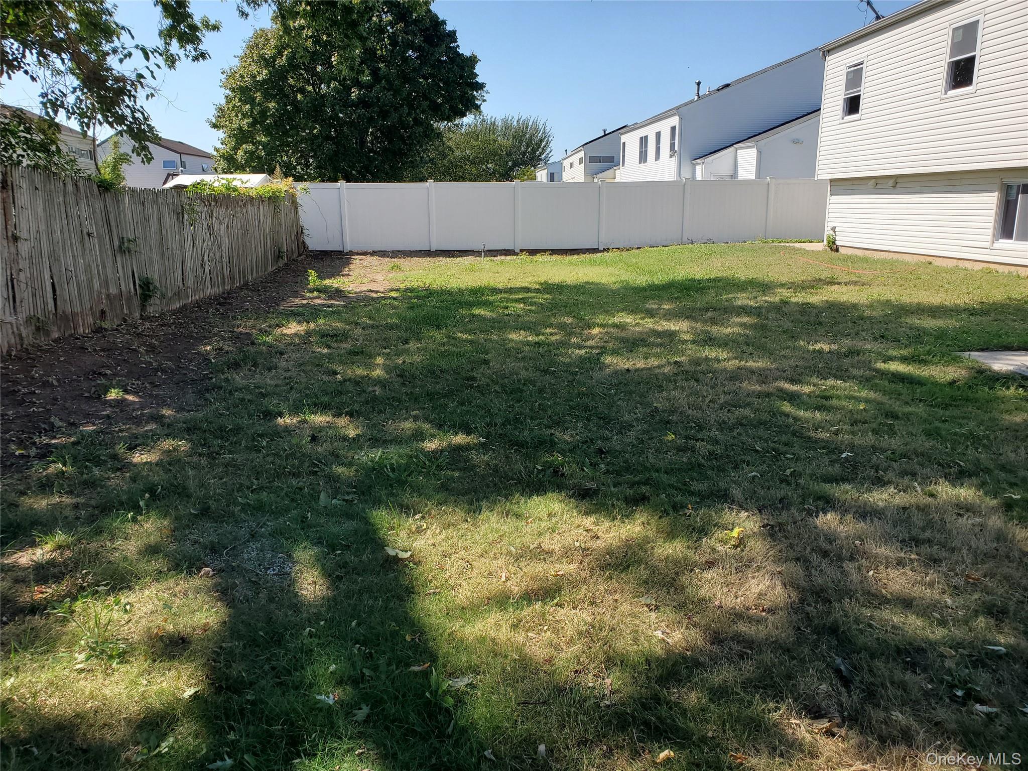 31 W Marine Avenue, Lindenhurst, NY 11757