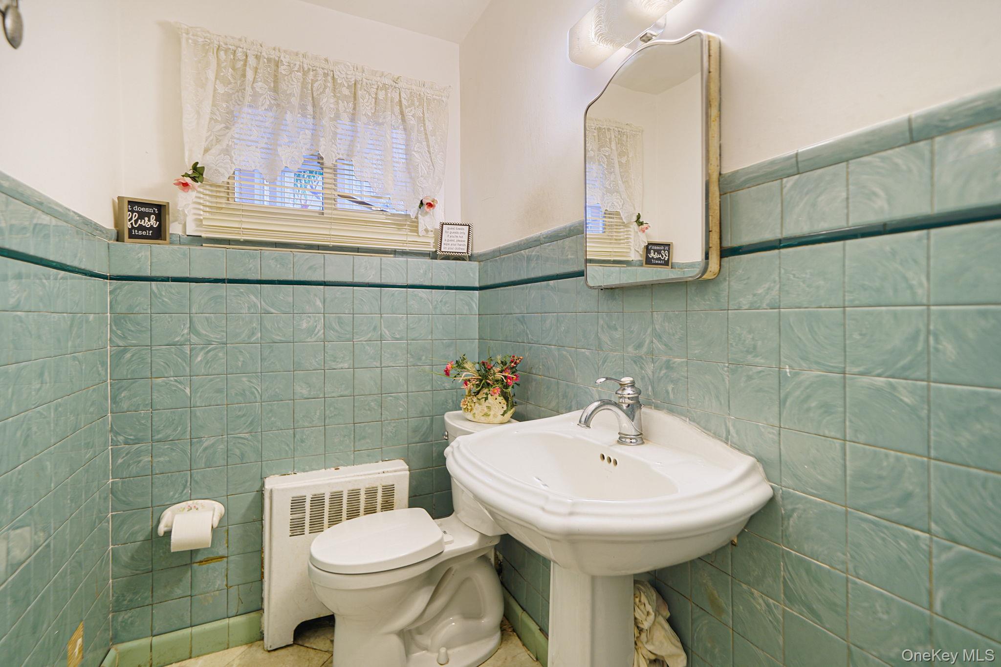 7 Wilbur Lane, Roosevelt, NY 11575