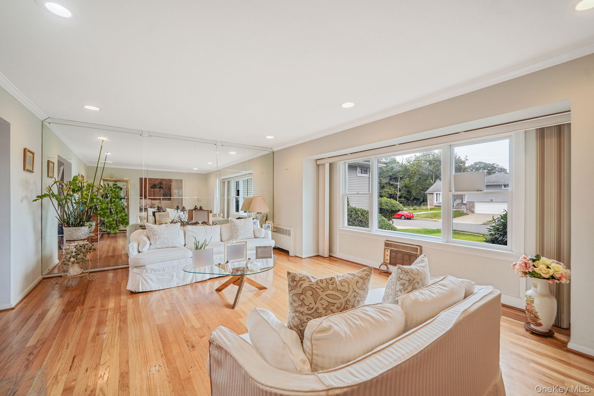 7 Wilbur Lane, Roosevelt, NY 11575