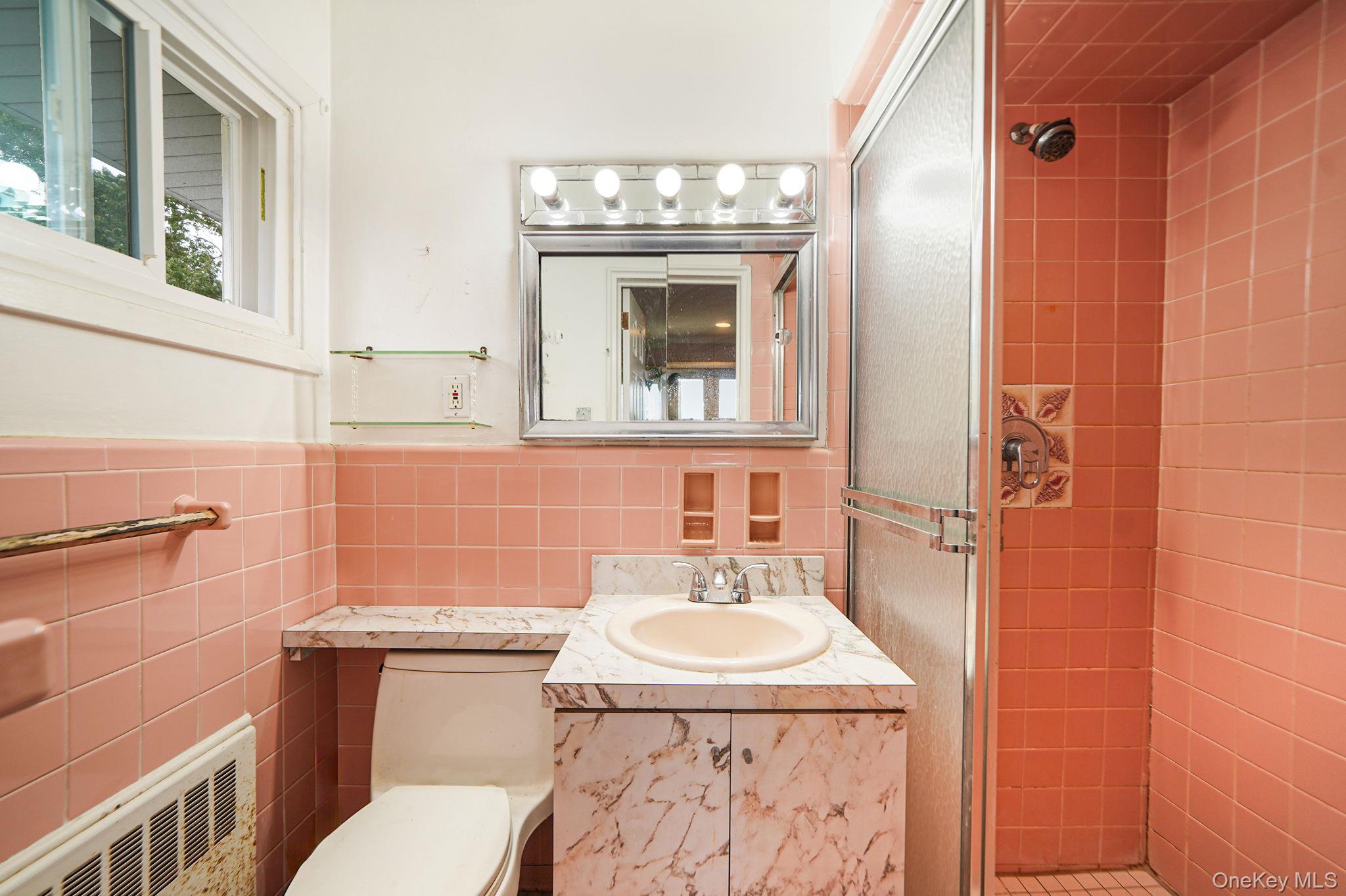 7 Wilbur Lane, Roosevelt, NY 11575