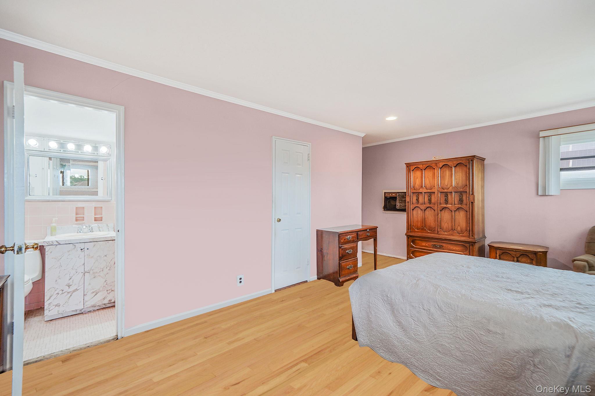 7 Wilbur Lane, Roosevelt, NY 11575