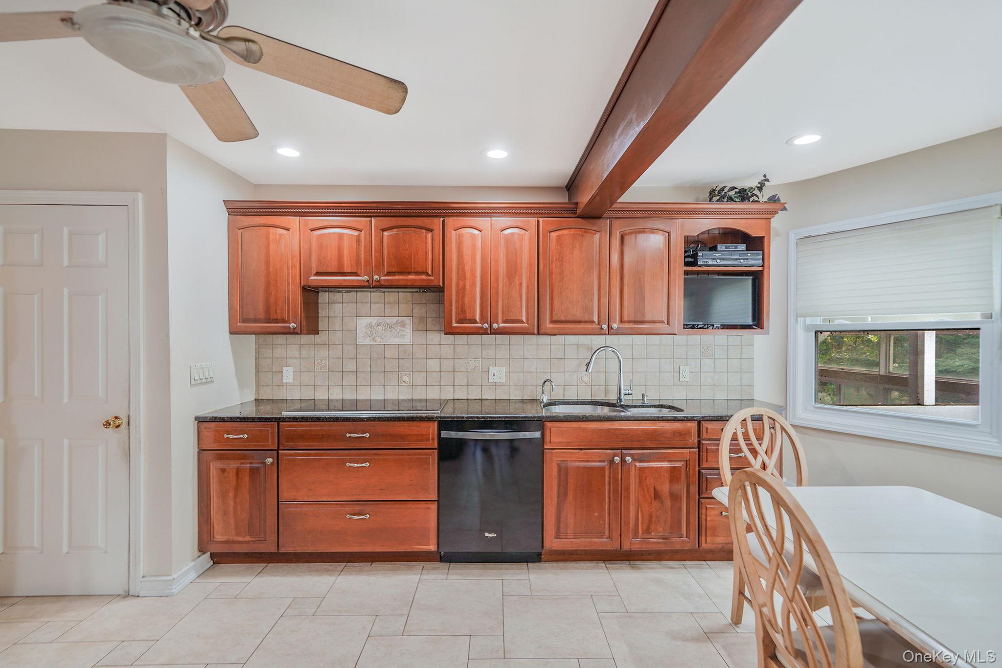 7 Wilbur Lane, Roosevelt, NY 11575