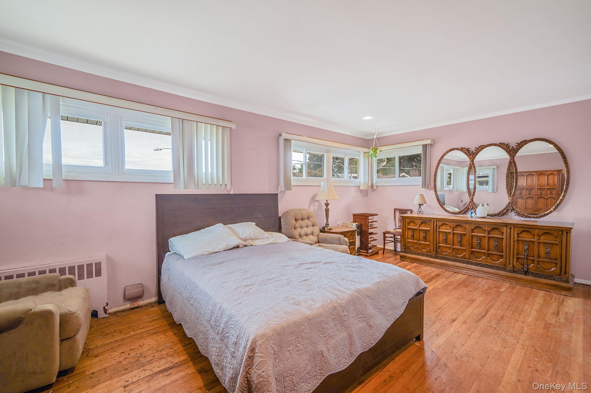 7 Wilbur Lane, Roosevelt, NY 11575