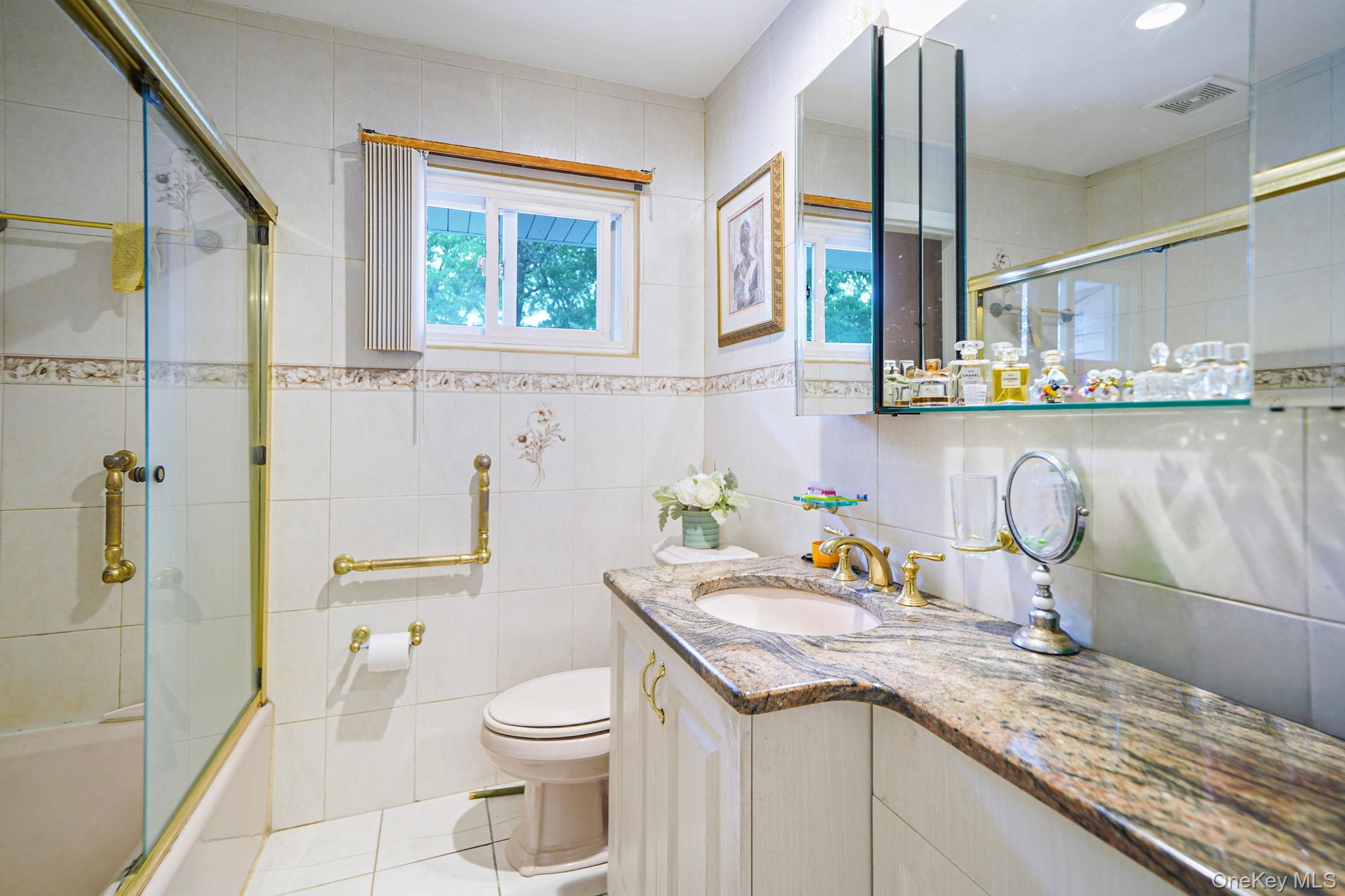 7 Wilbur Lane, Roosevelt, NY 11575