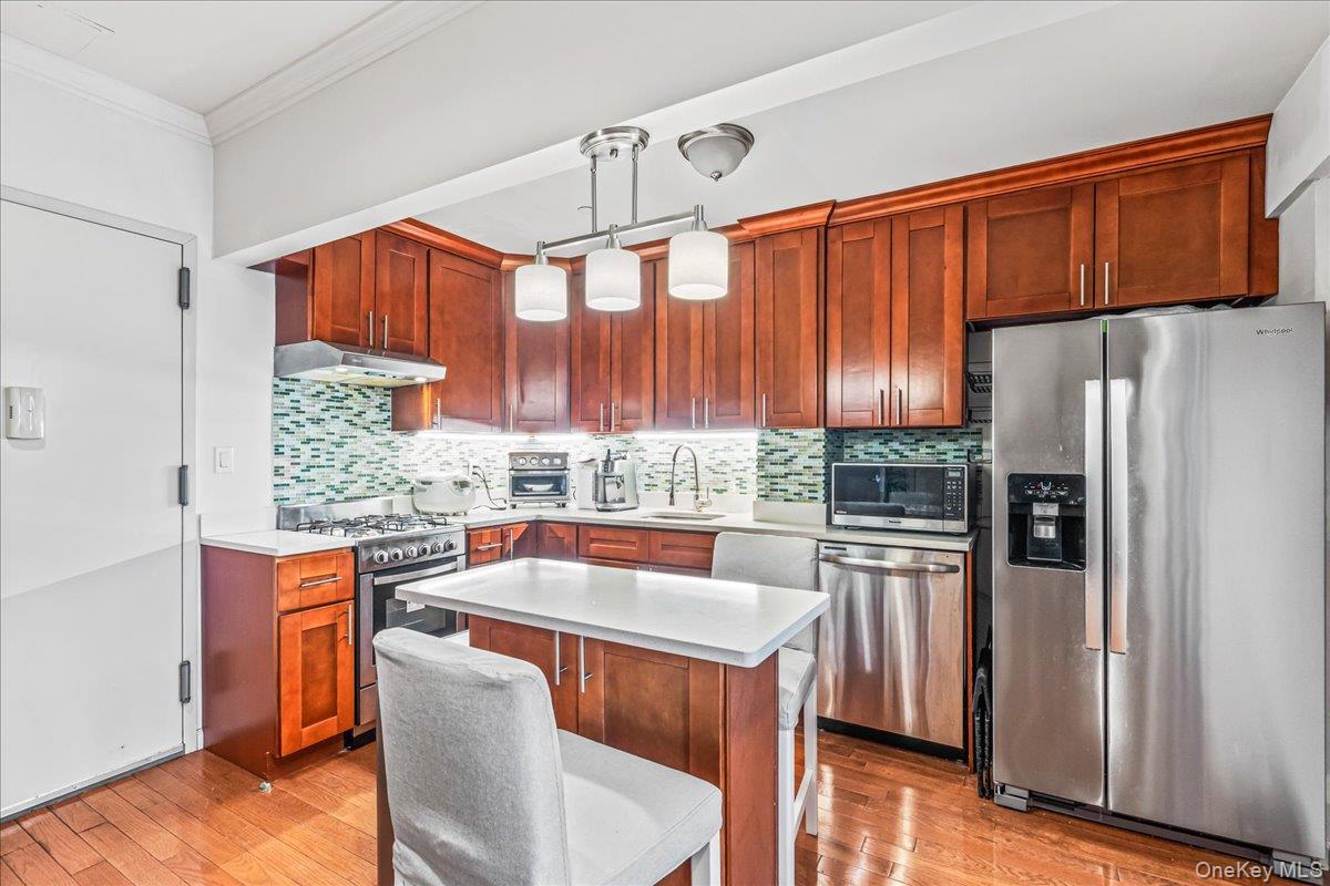 14906 Northern Boulevard # 504, Flushing, NY 11354