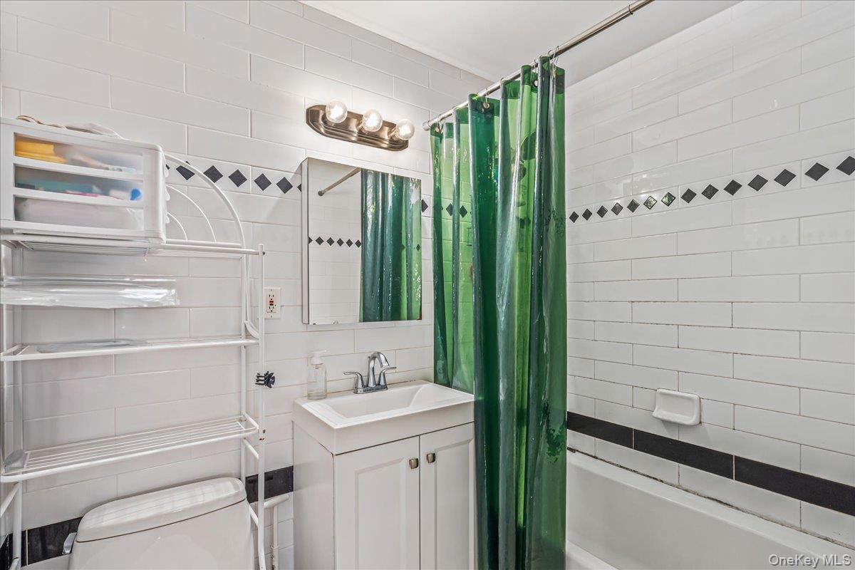 14906 Northern Boulevard # 504, Flushing, NY 11354