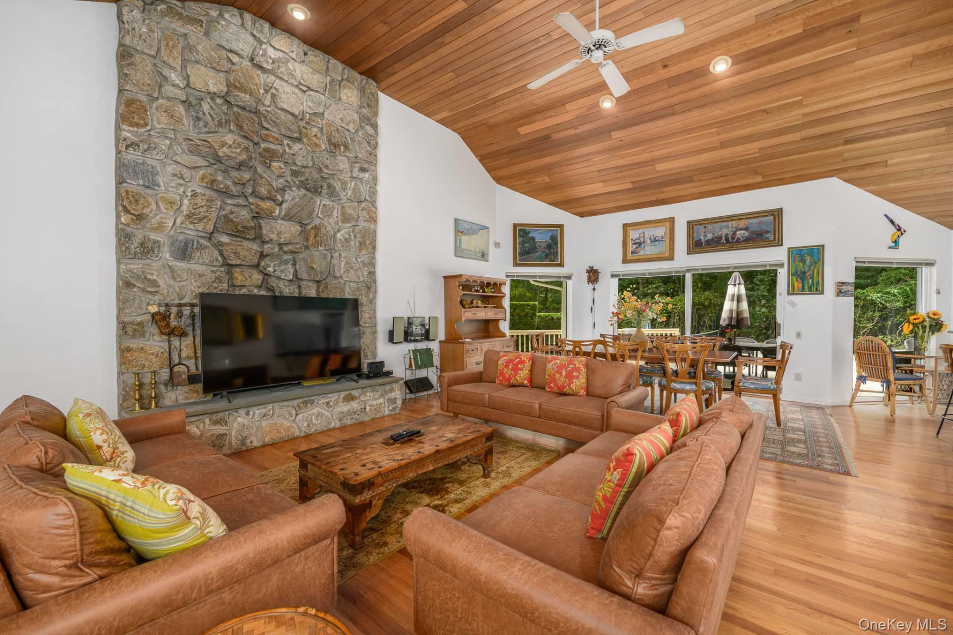 21 Woodland Way, Quogue, NY 11959