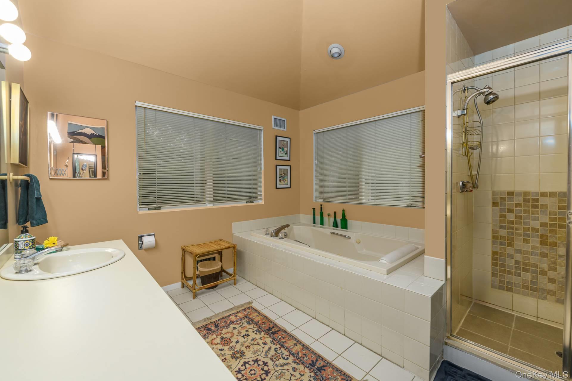 21 Woodland Way, Quogue, NY 11959