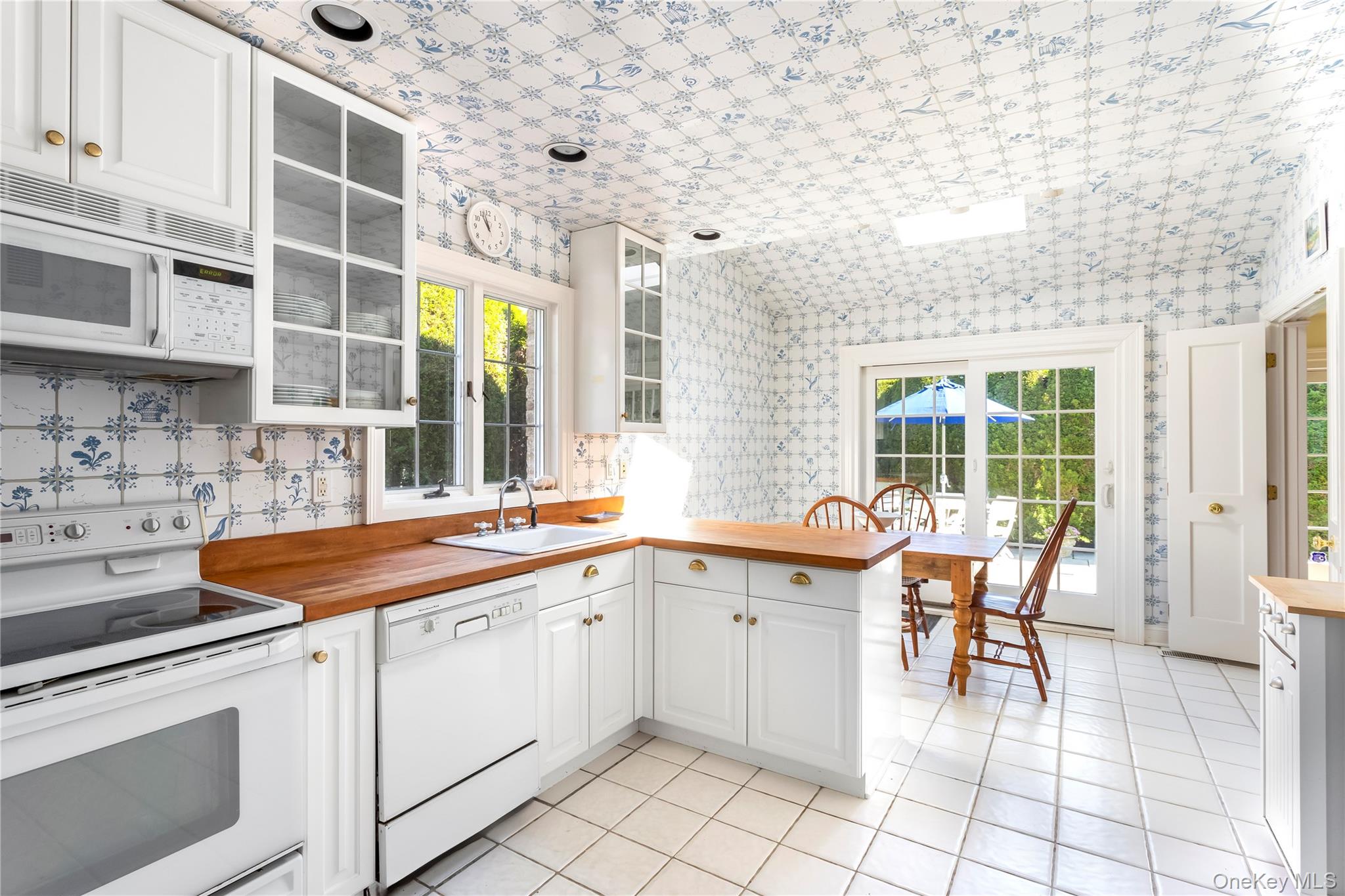 520 Hampton Road # 17, Southampton, NY 11968