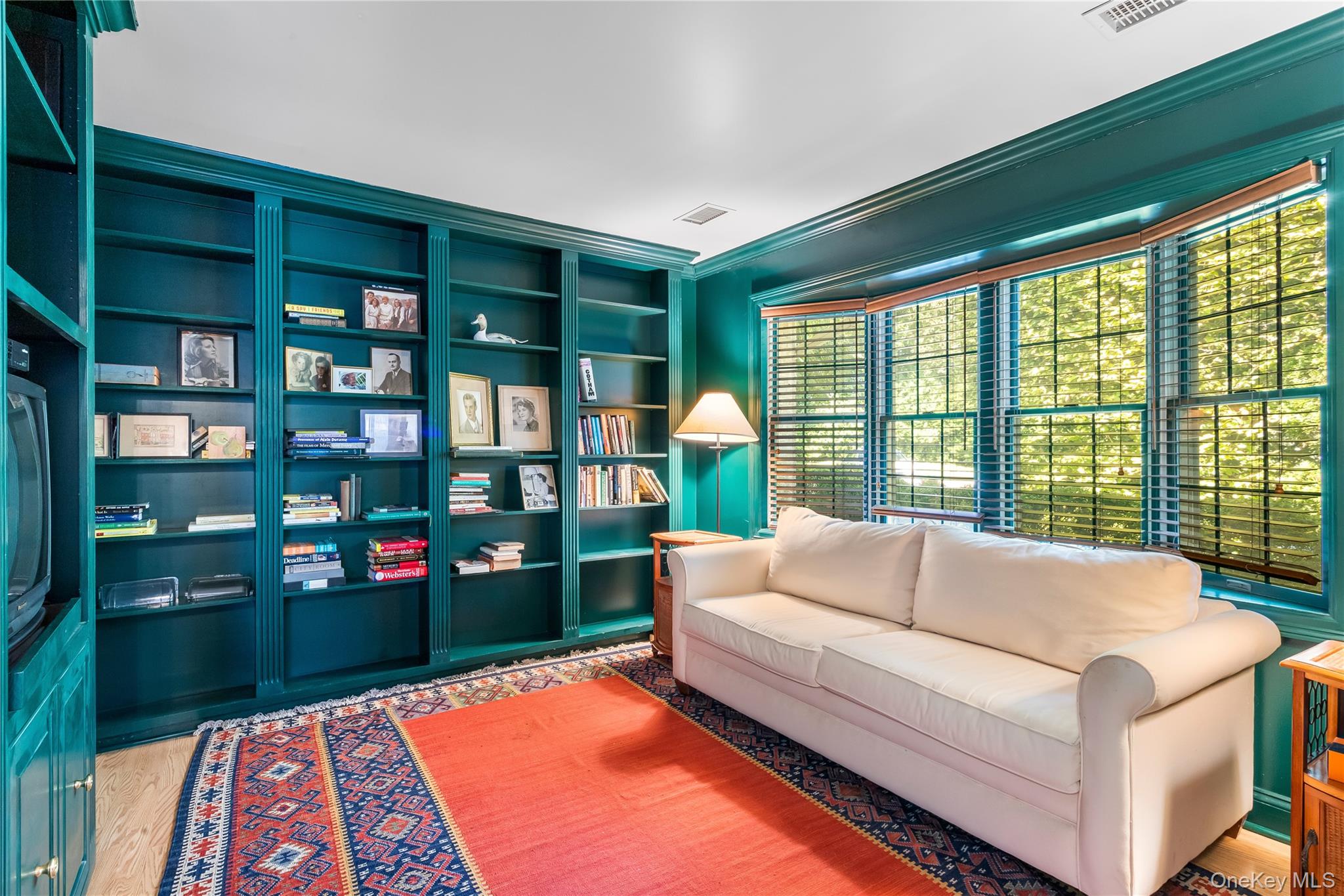 520 Hampton Road # 17, Southampton, NY 11968