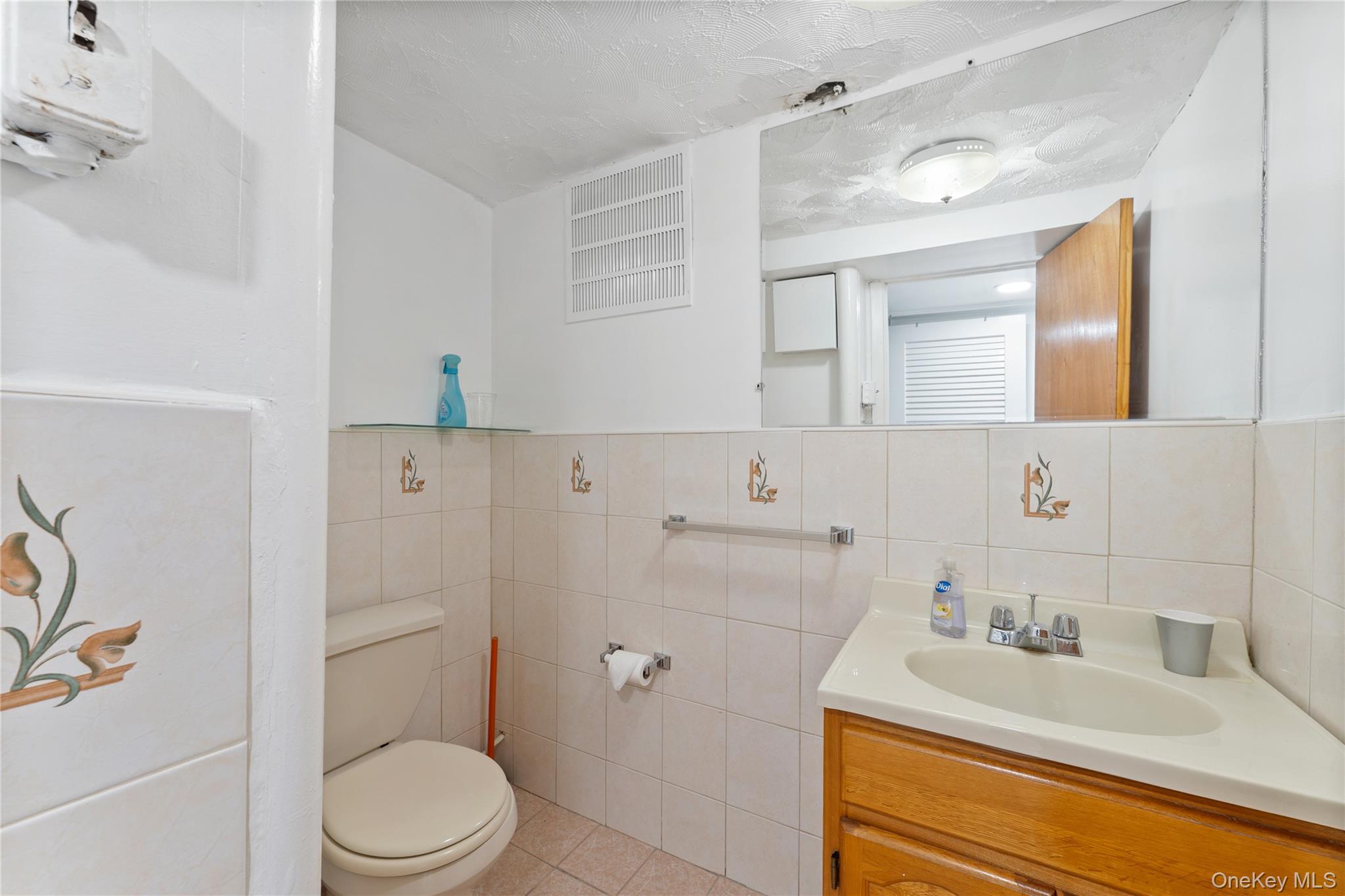 174 Delaware Avenue, Freeport, NY 11520