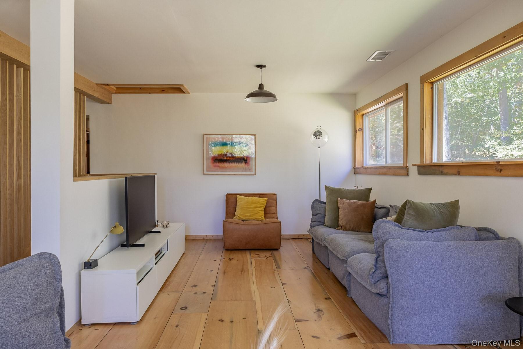 506 Lake Shore Lane, Narrowsburg, NY 12764