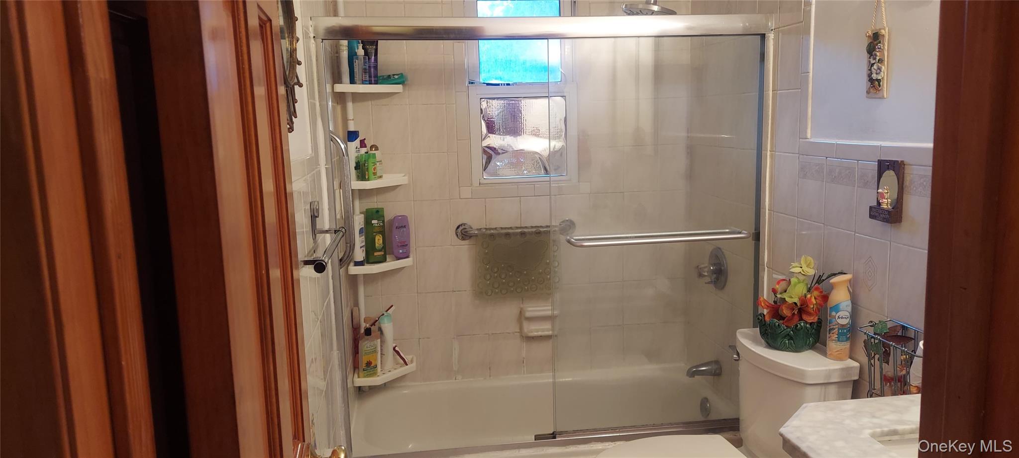 147 S Montgomery Street, Valley Stream, NY 11580