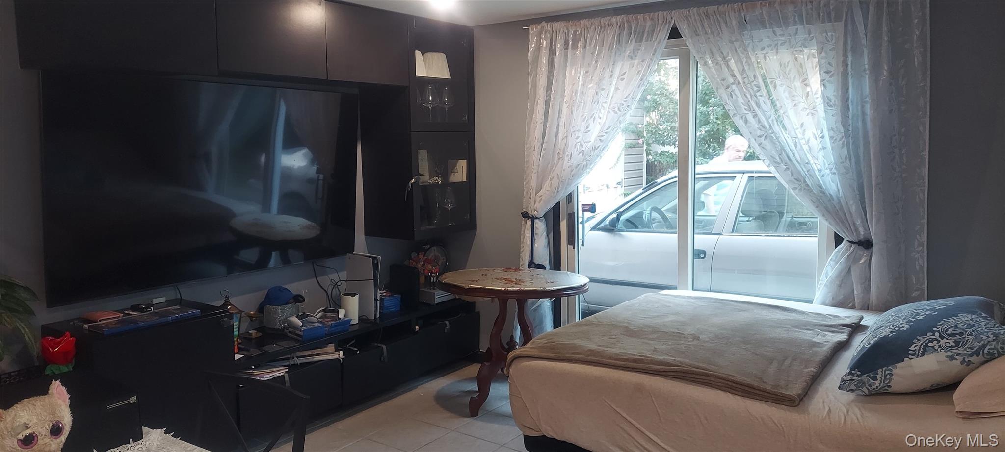 147 S Montgomery Street, Valley Stream, NY 11580