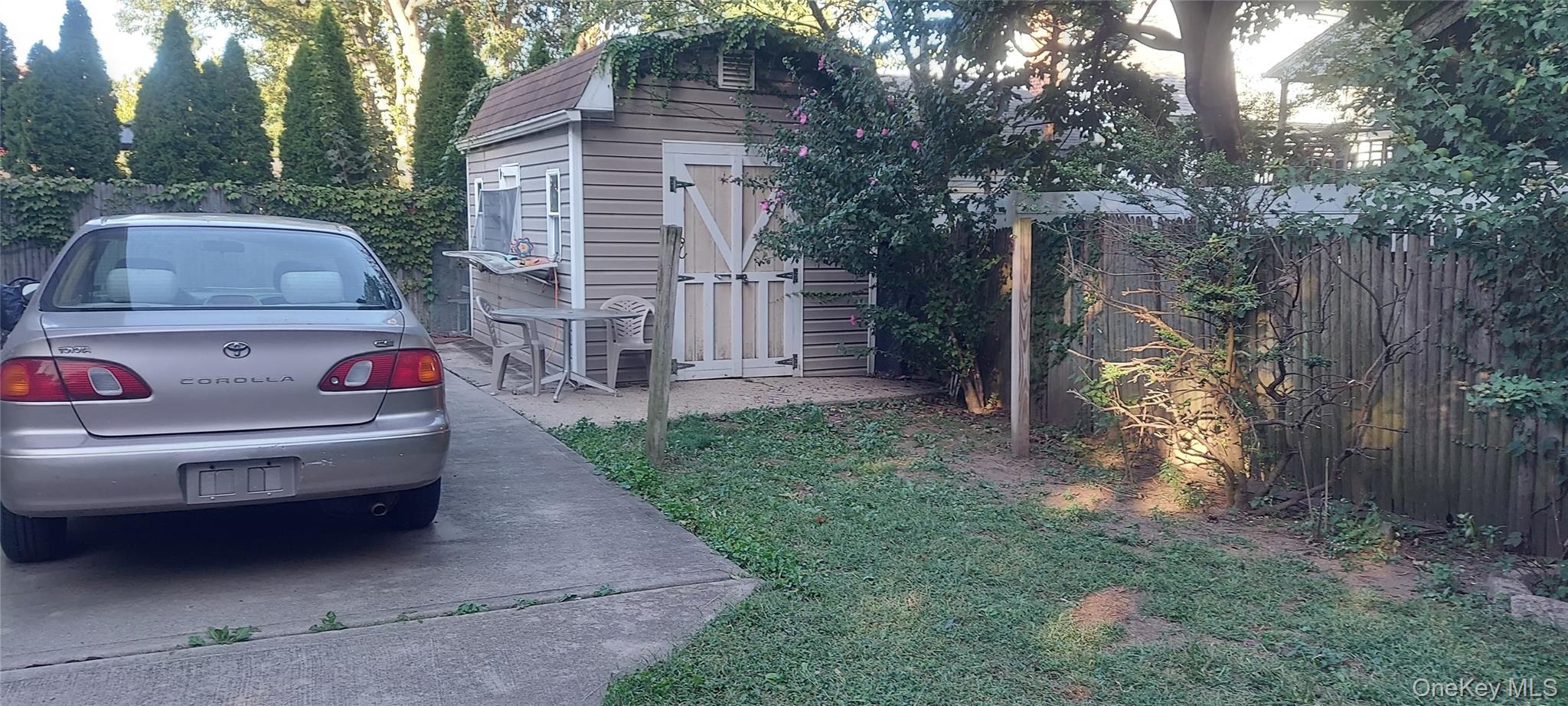 147 S Montgomery Street, Valley Stream, NY 11580