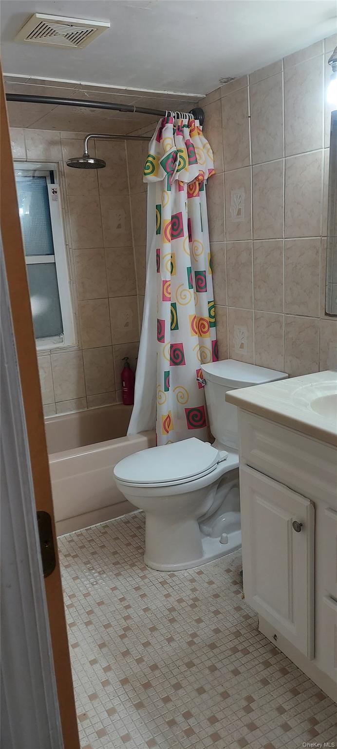 147 S Montgomery Street, Valley Stream, NY 11580