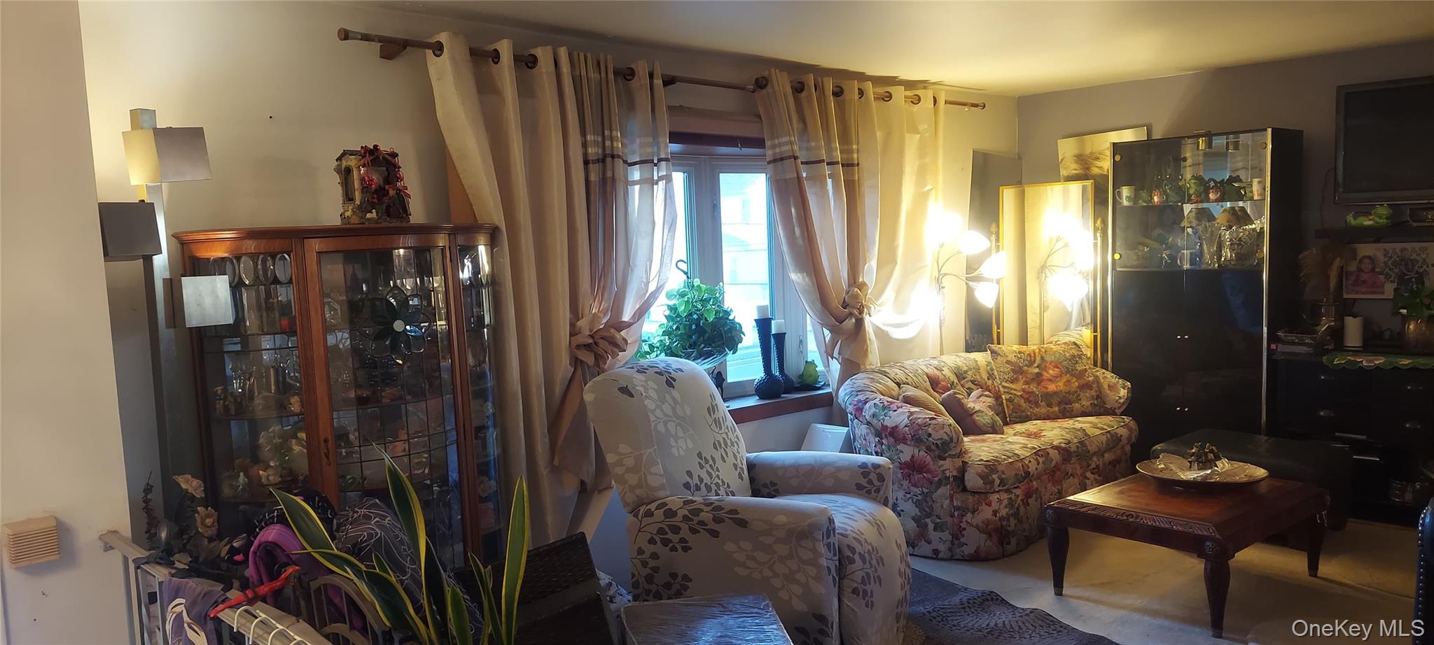 147 S Montgomery Street, Valley Stream, NY 11580