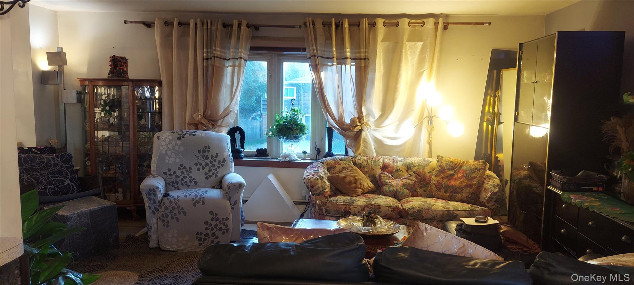 147 S Montgomery Street, Valley Stream, NY 11580