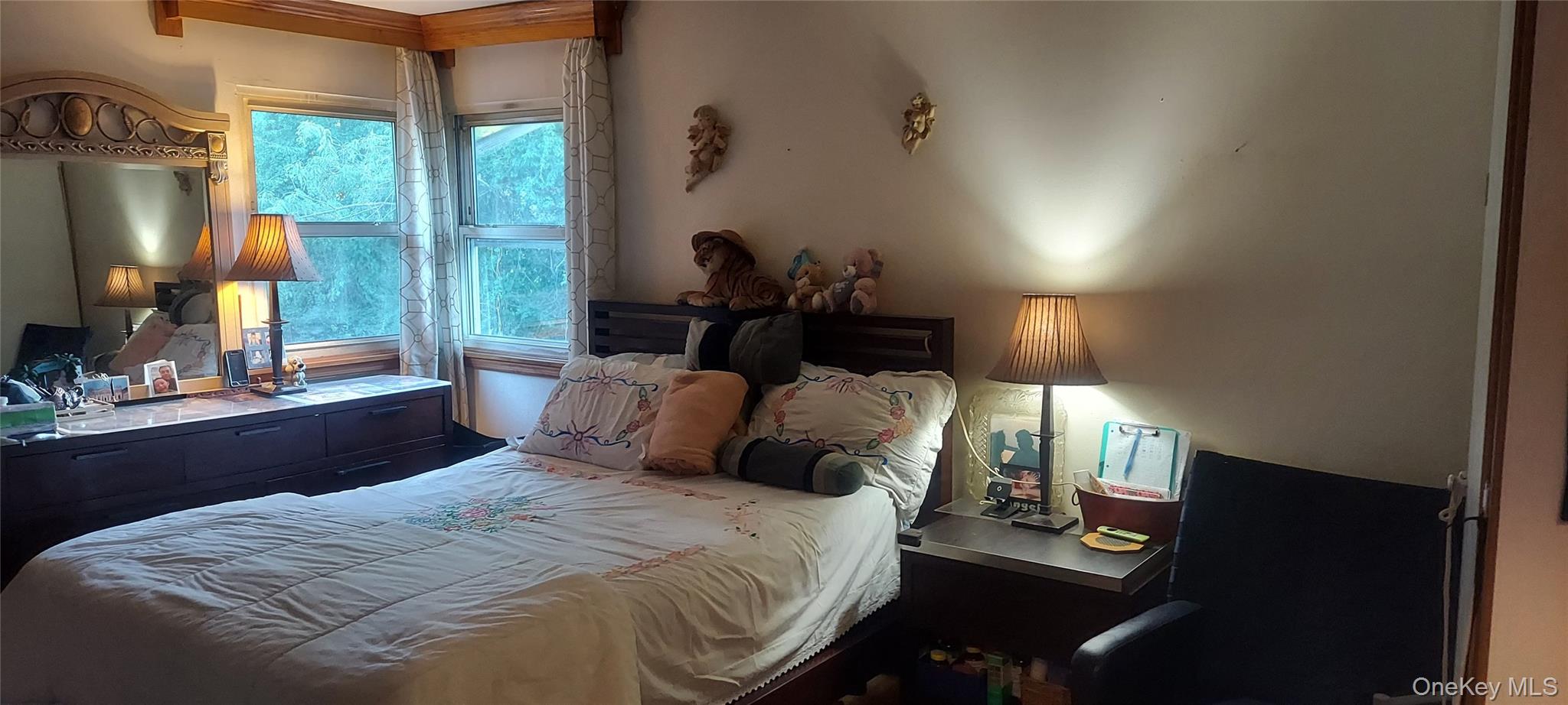 147 S Montgomery Street, Valley Stream, NY 11580