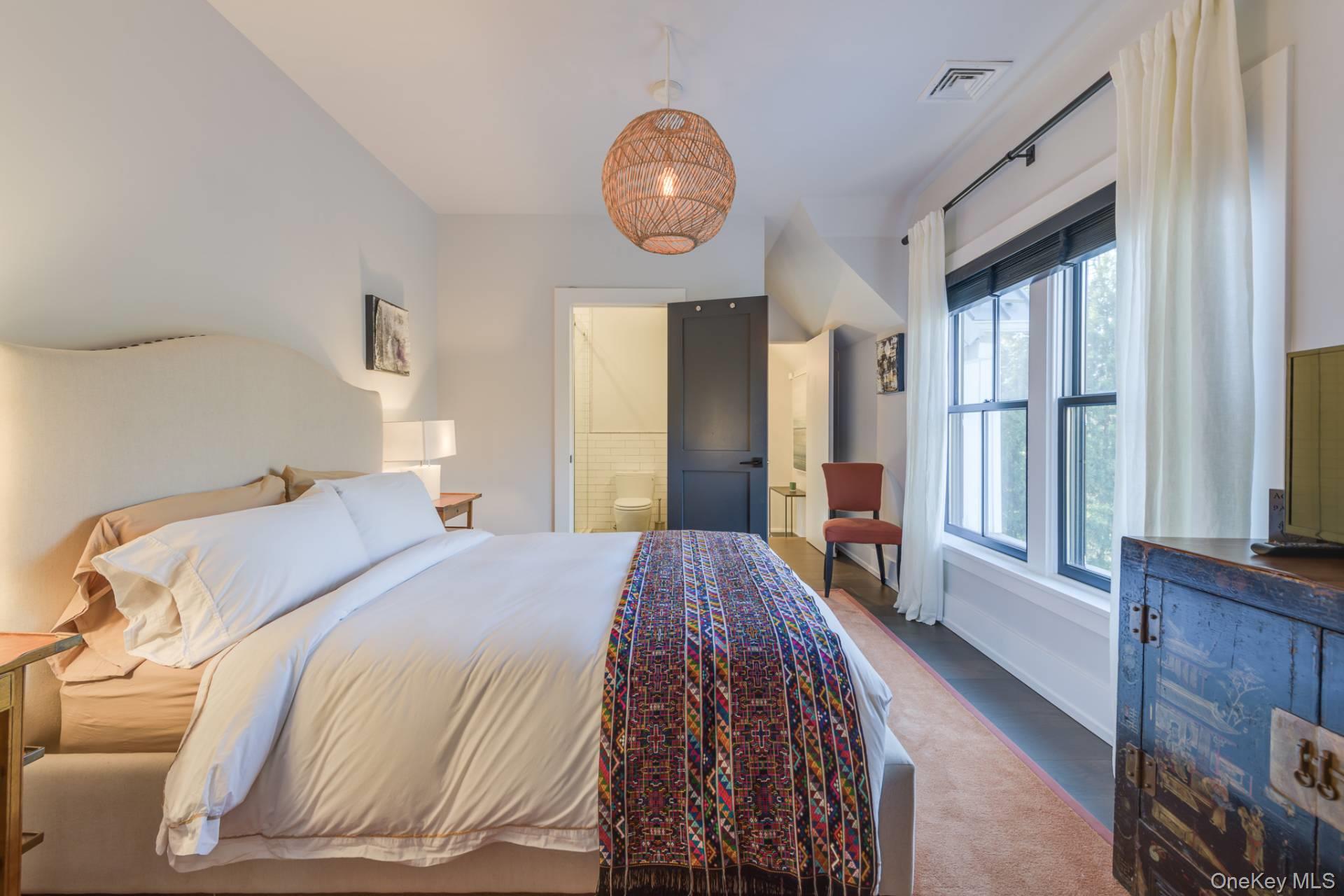 162 Whites Lane, Southampton, NY 11968