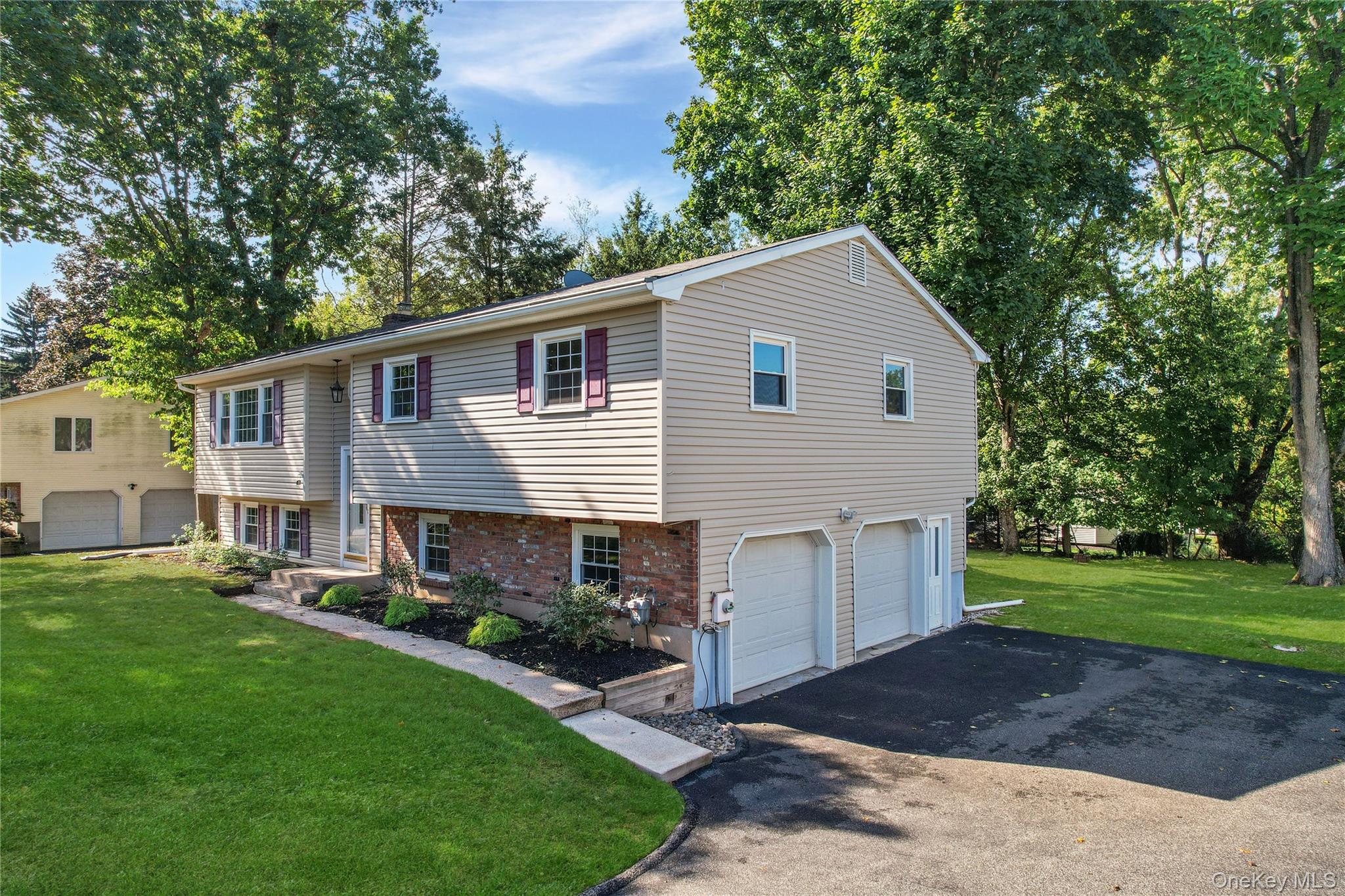 11 Mein Drive, New City, NY 10956