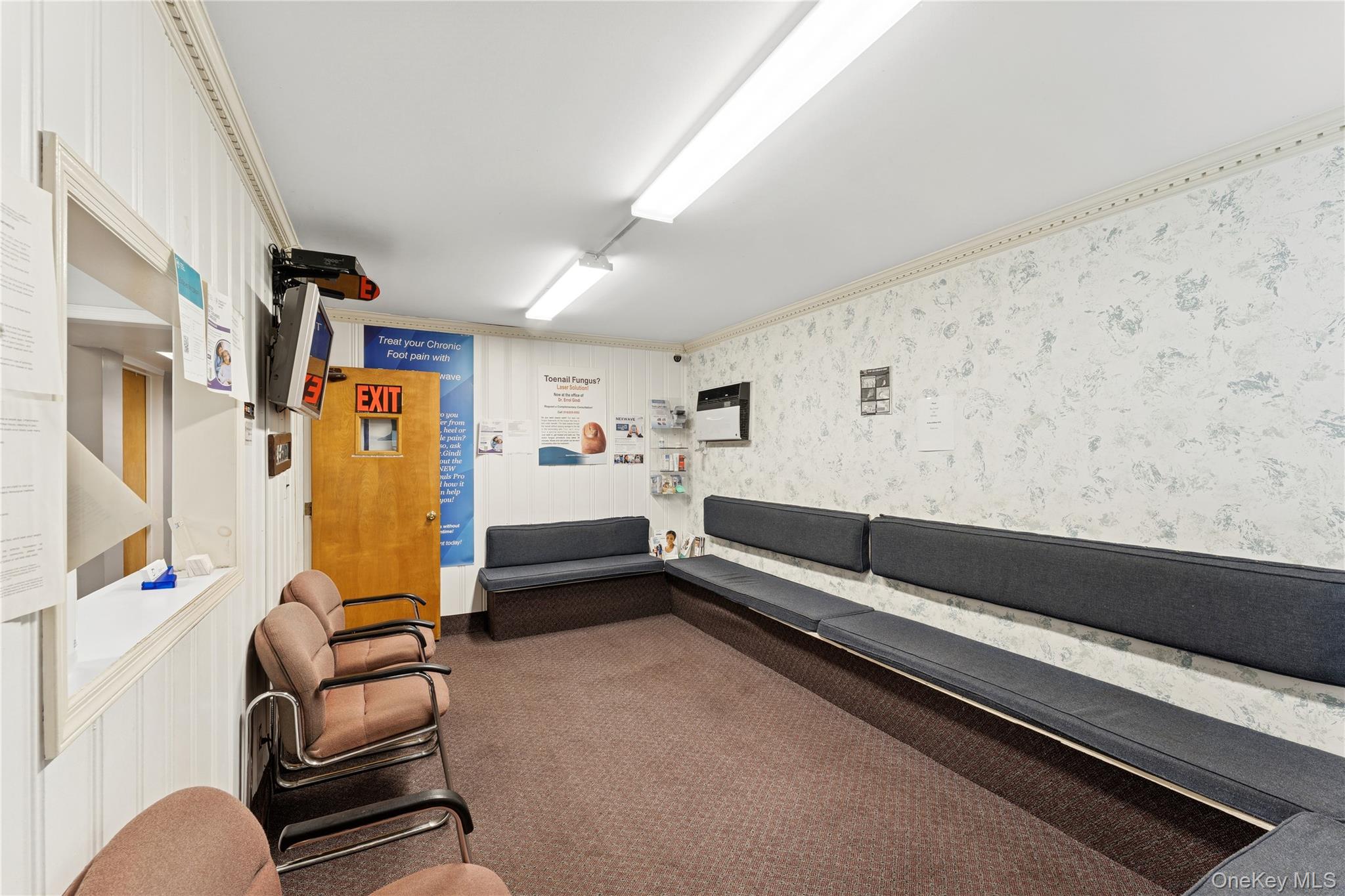 5 Seaton Gate, Valley Stream, NY 11580