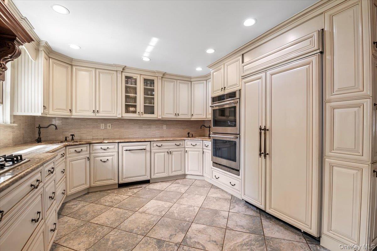 375 Broadway, Lawrence, NY 11559