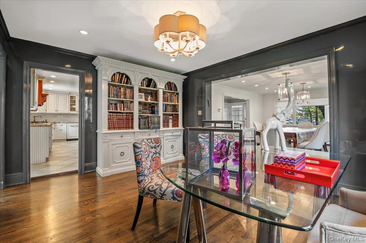 375 Broadway, Lawrence, NY 11559