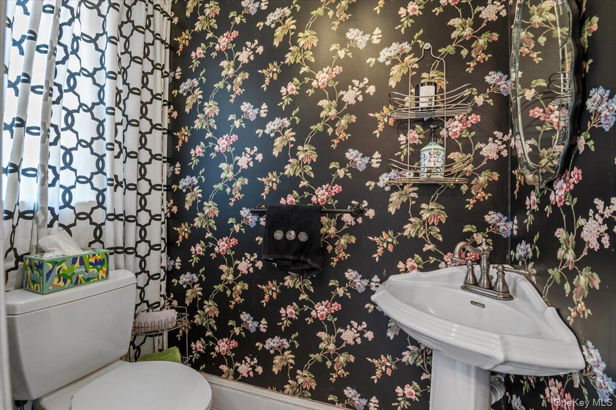 375 Broadway, Lawrence, NY 11559