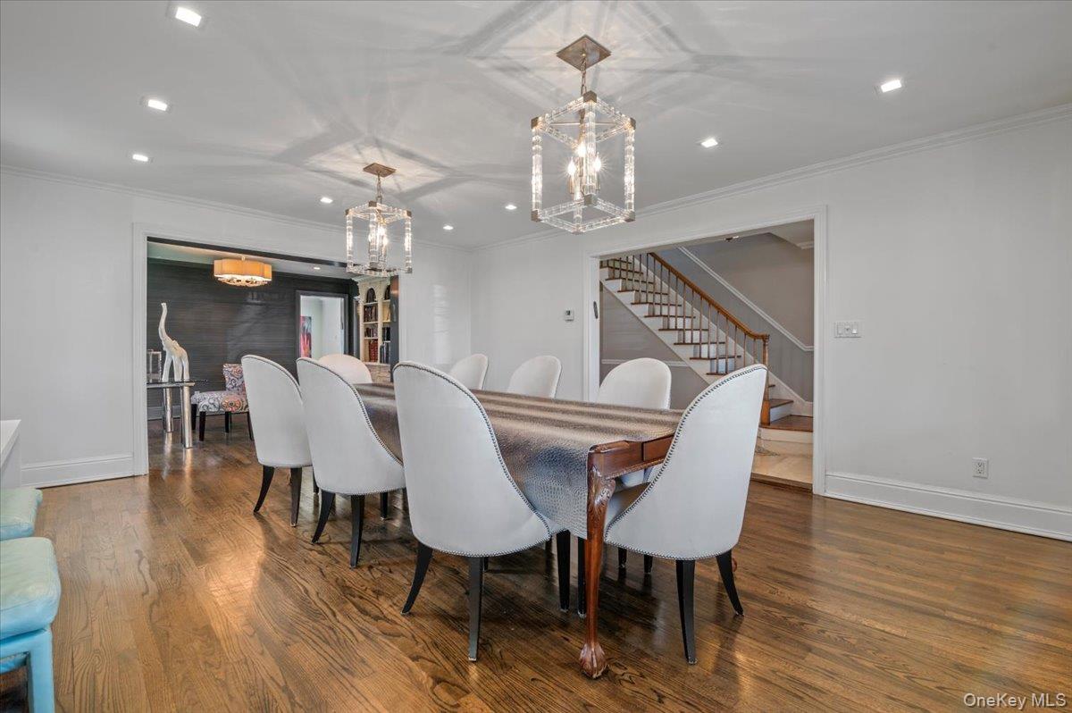 375 Broadway, Lawrence, NY 11559