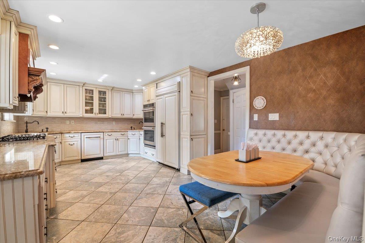 375 Broadway, Lawrence, NY 11559