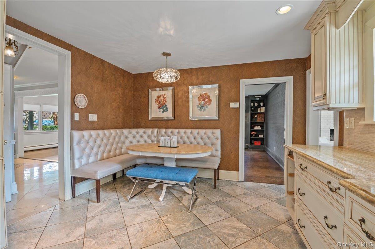 375 Broadway, Lawrence, NY 11559