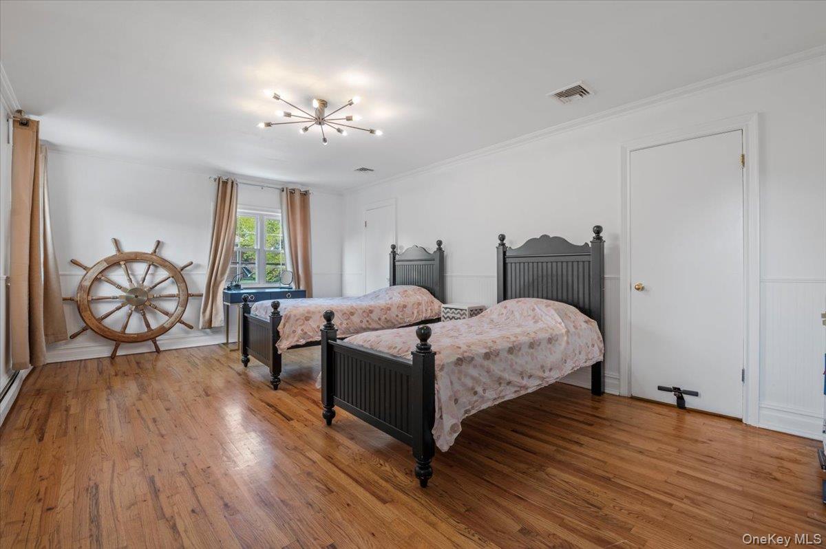 375 Broadway, Lawrence, NY 11559