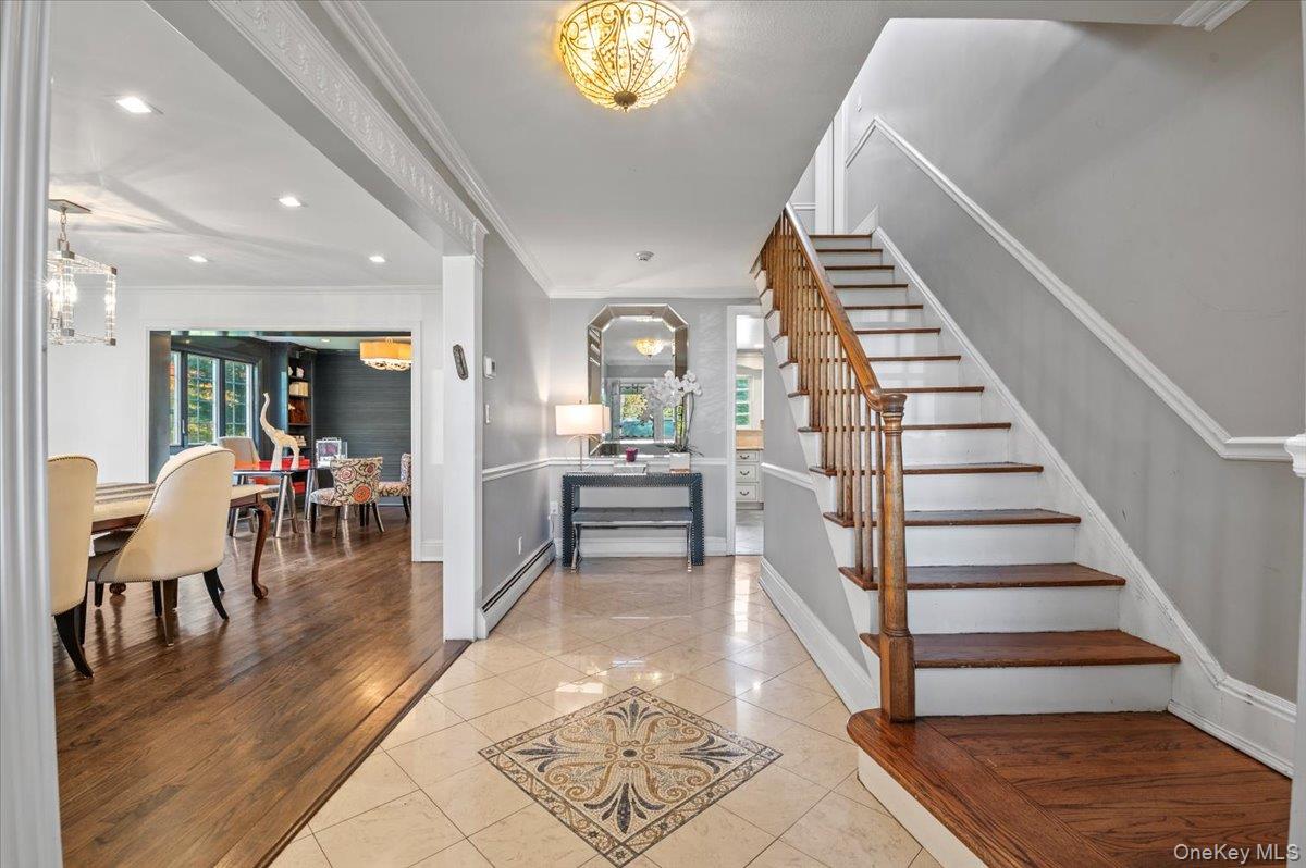 375 Broadway, Lawrence, NY 11559