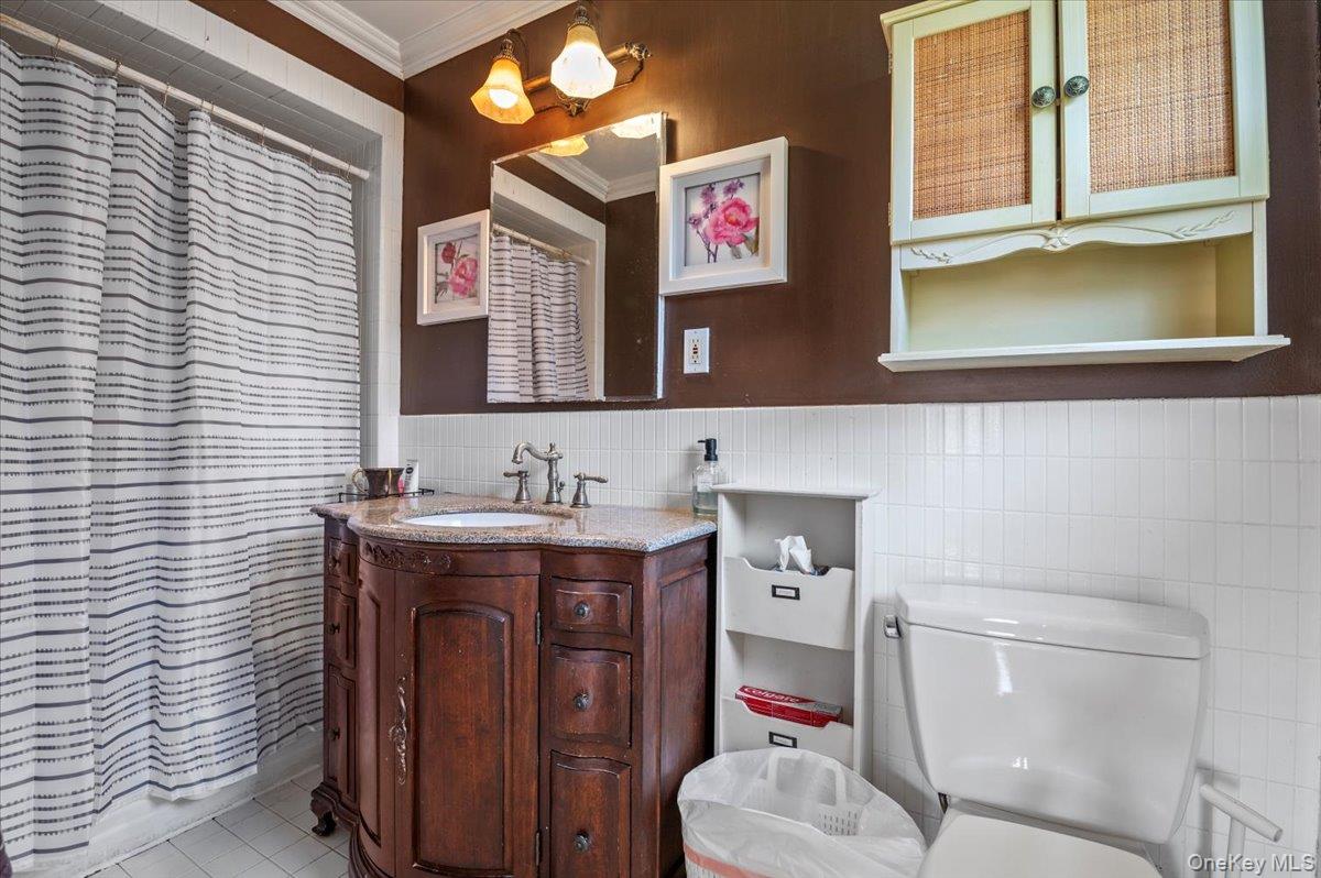 375 Broadway, Lawrence, NY 11559