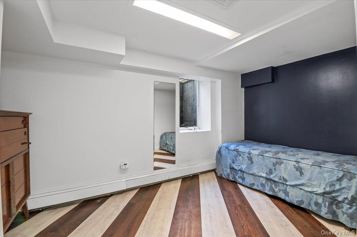 375 Broadway, Lawrence, NY 11559