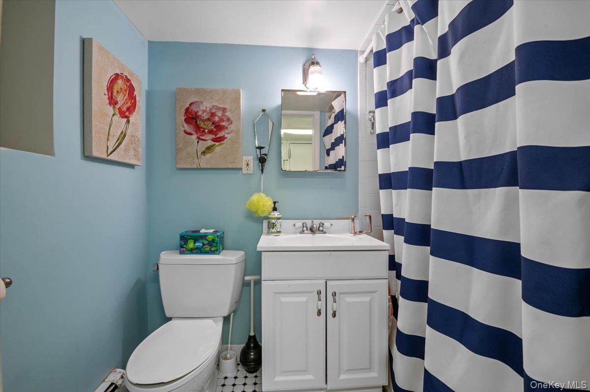 375 Broadway, Lawrence, NY 11559