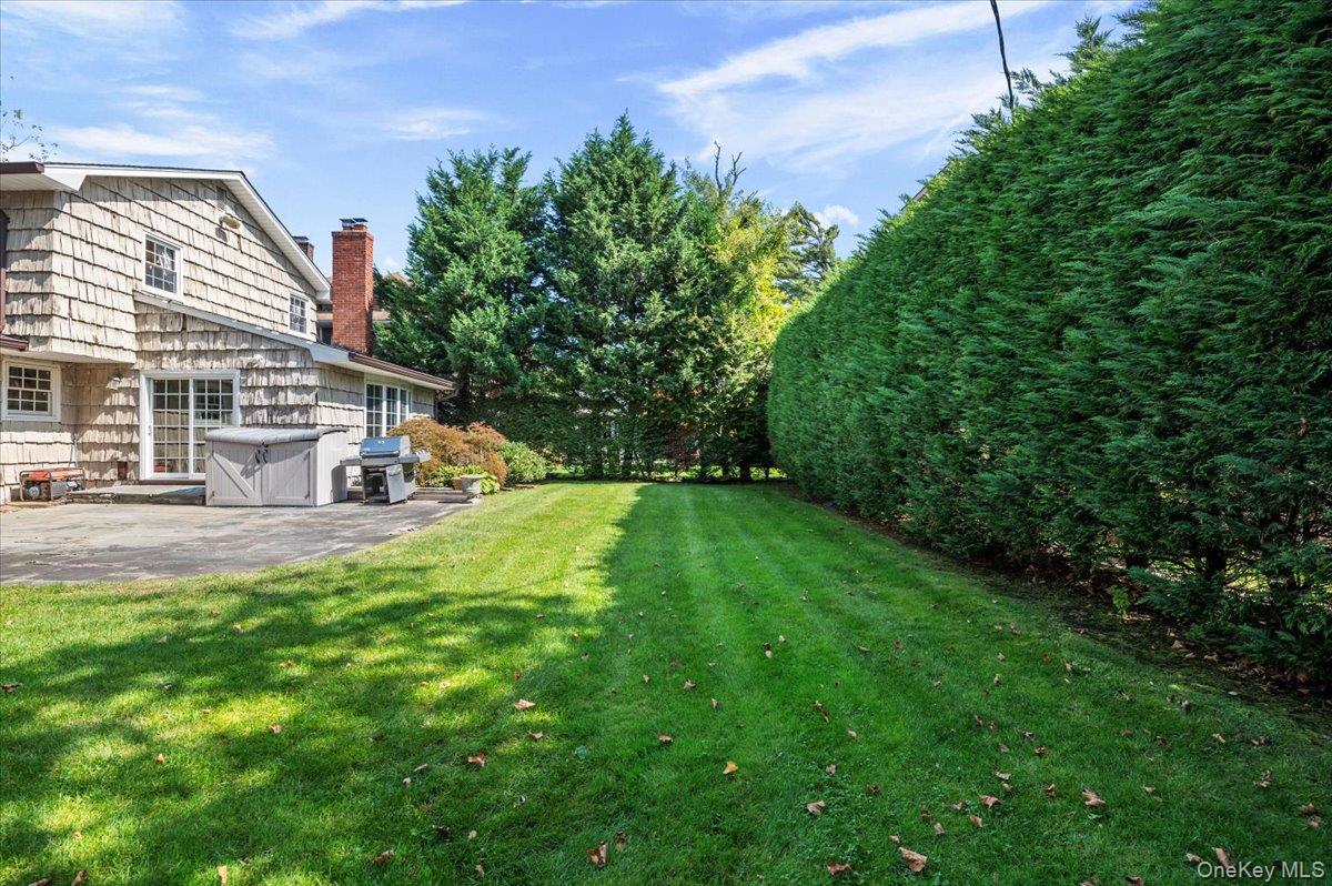 375 Broadway, Lawrence, NY 11559