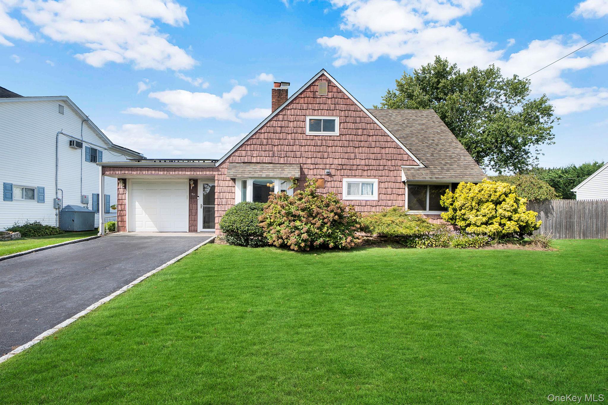 6 Cinder Lane, Hicksville, NY 11801
