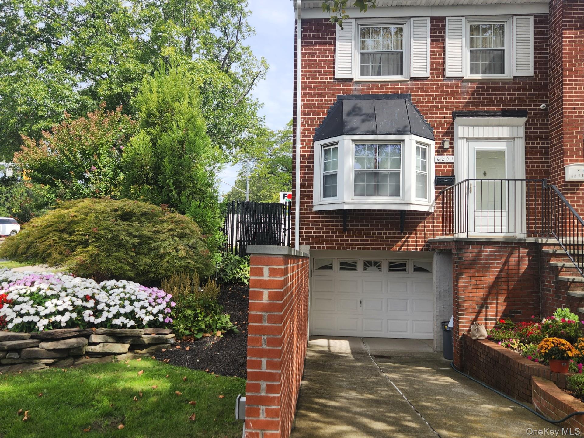62-01 Douglaston Parkway # 1, Little Neck, NY 11362