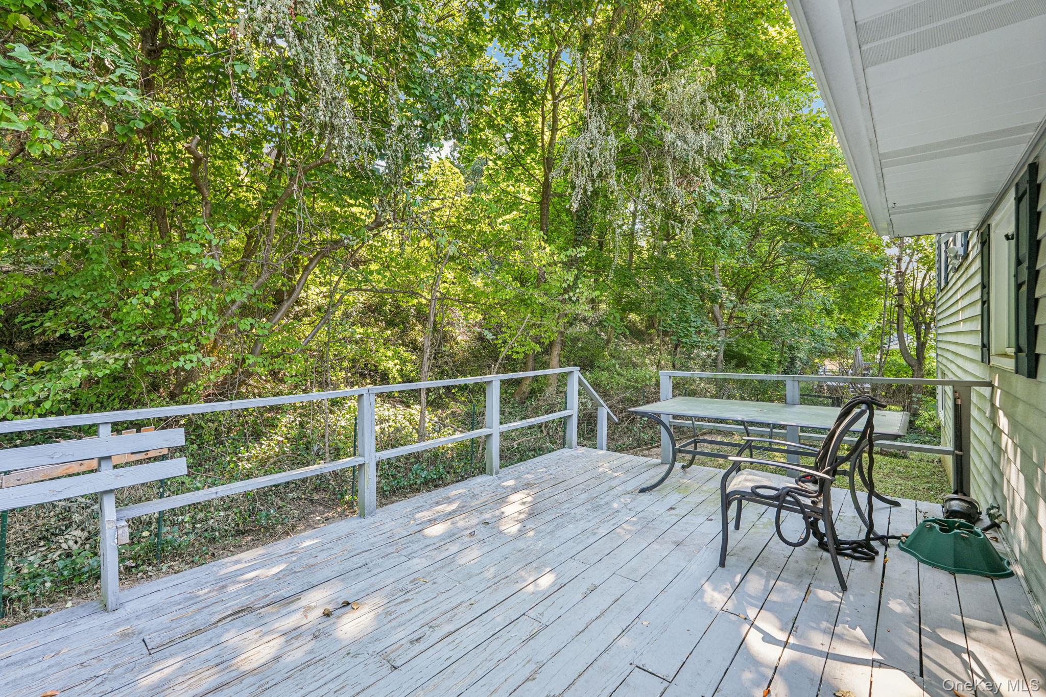 6 Leawood Drive, Briarcliff Manor, NY 10562