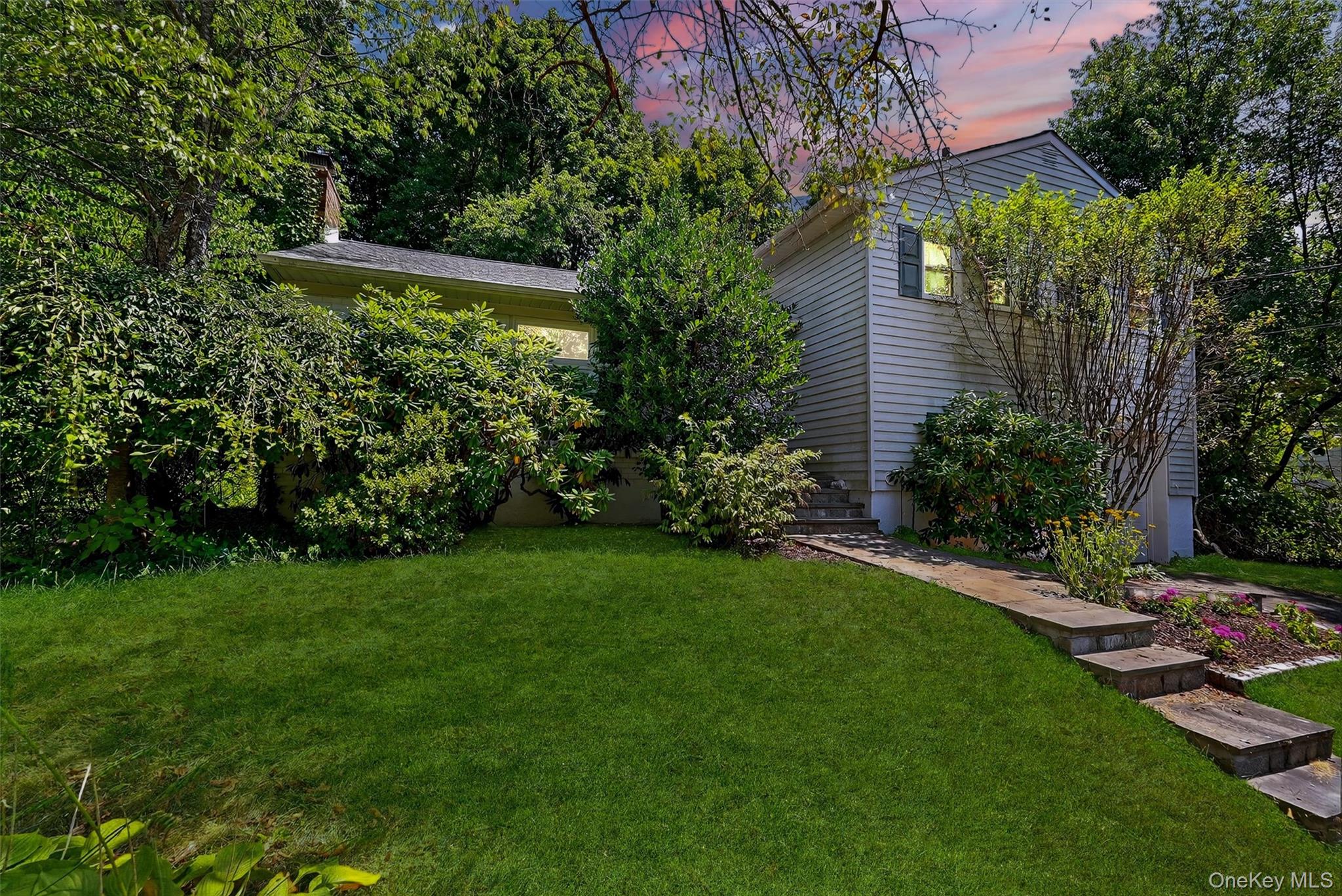 6 Leawood Drive, Briarcliff Manor, NY 10562