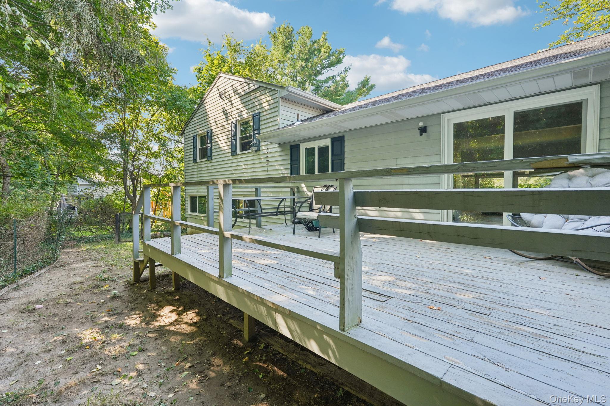 6 Leawood Drive, Briarcliff Manor, NY 10562