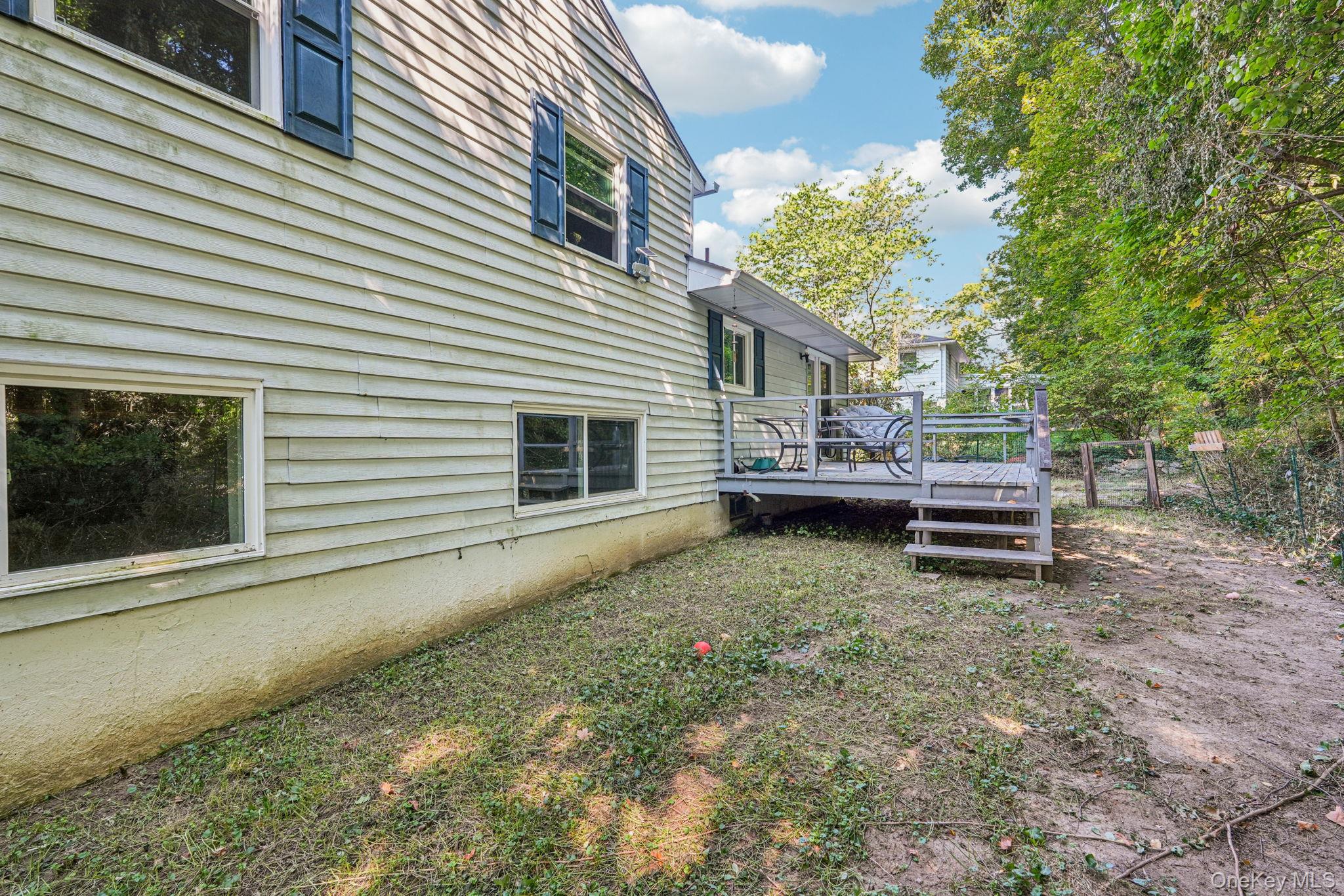 6 Leawood Drive, Briarcliff Manor, NY 10562