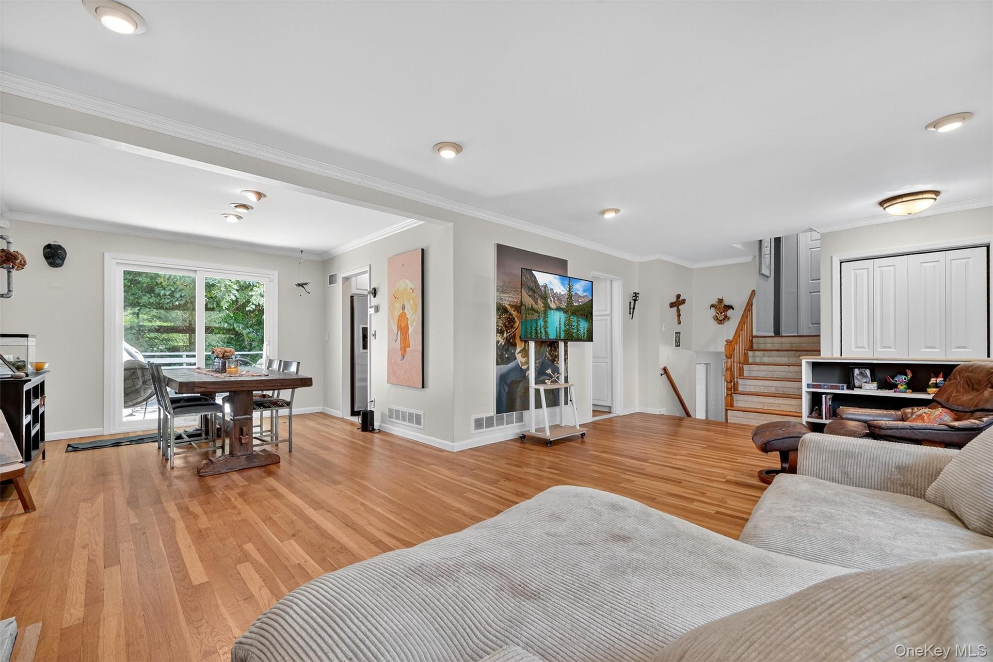 6 Leawood Drive, Briarcliff Manor, NY 10562